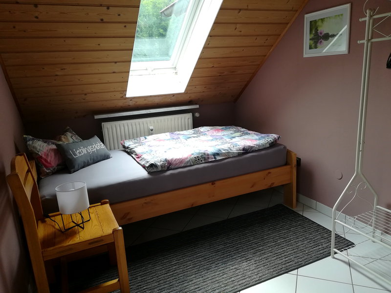 Schlafzimmer Bild 1 DG 