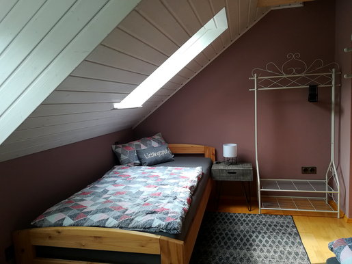 Schlafzimmer Bild 1 DG 